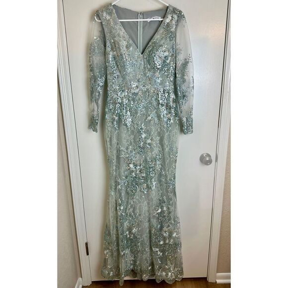 Mac Duggal NWT $698 size 8 EMBELLISHED V NECK ILLUSION LONG SLEEVE GOWN style 67 - Picture 4 of 16